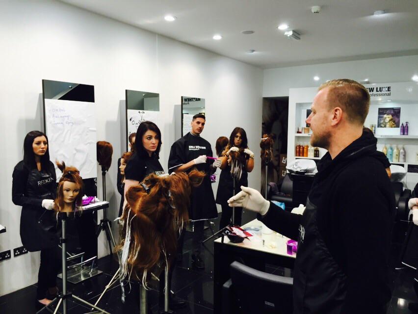 MatthewLukeHair's tweet photo. The team are learning new techniques and everything #blonde today with the fantastic @hairpeddler #education #MLHair http://t.co/mBprcZfApw