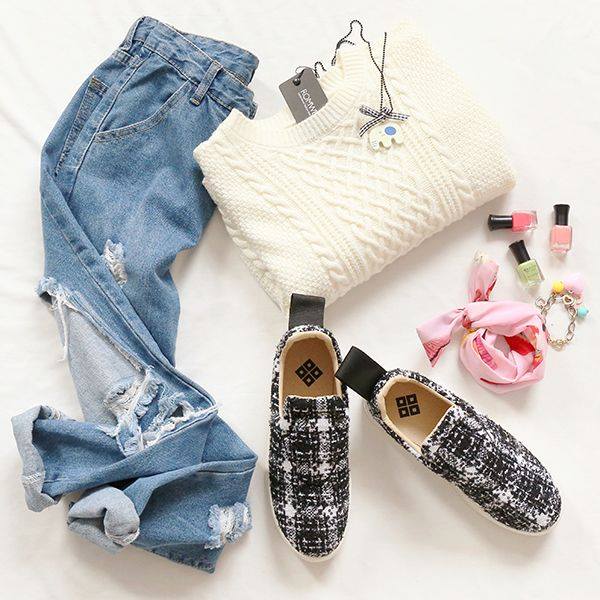 fickieiftitah's tweet photo. RT @Fashion_Cewek: RIPPED DENIM http://t.co/n8xEqz4yDf