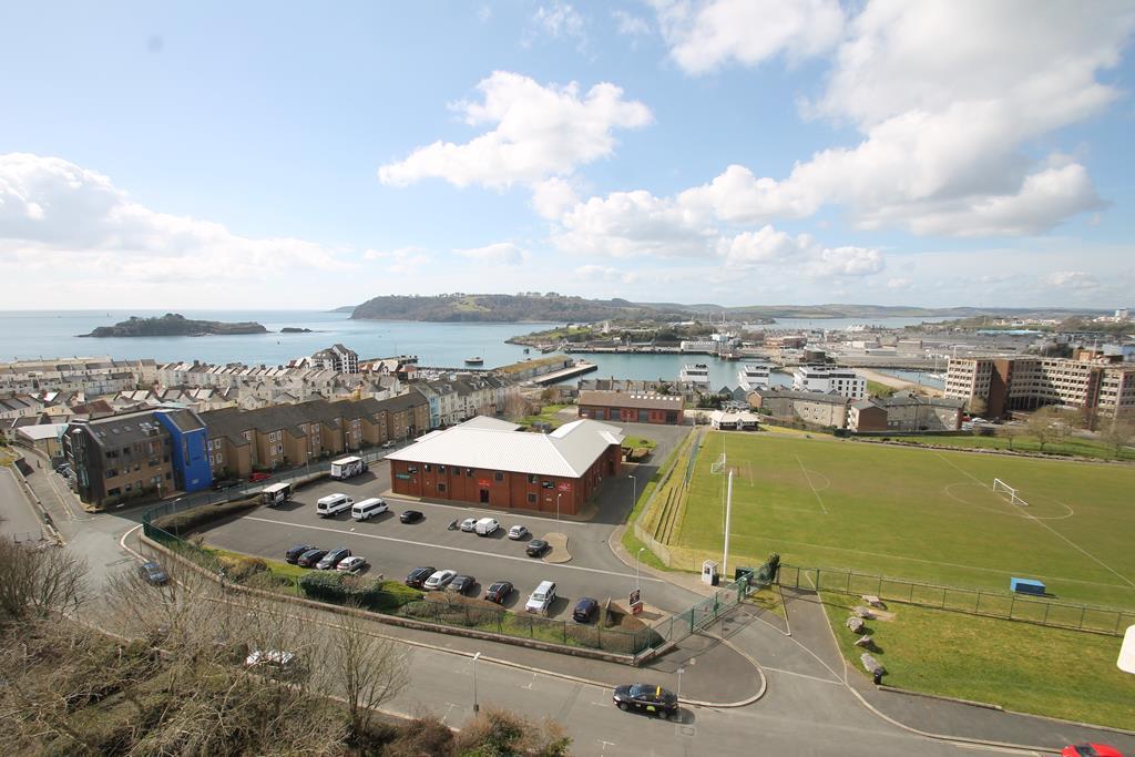 Property_Papers's tweet photo. Two bedroom apartment with panoramic views of Plymouth http://t.co/LUFZdhAVc8
@AlanCummings_Co #plymouthproperty http://t.co/YFgnIgsFBl
