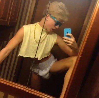 pixiekait's tweet image. are you okay ? 😂😂 @taylorcaniff