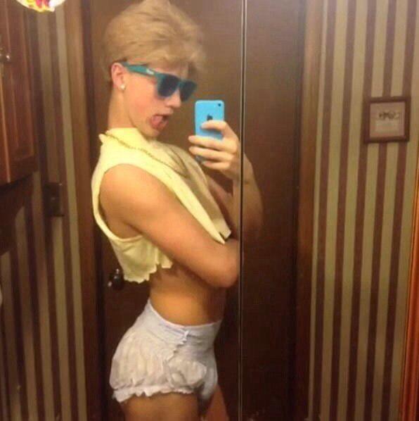 pixiekait's tweet image. are you okay ? 😂😂 @taylorcaniff