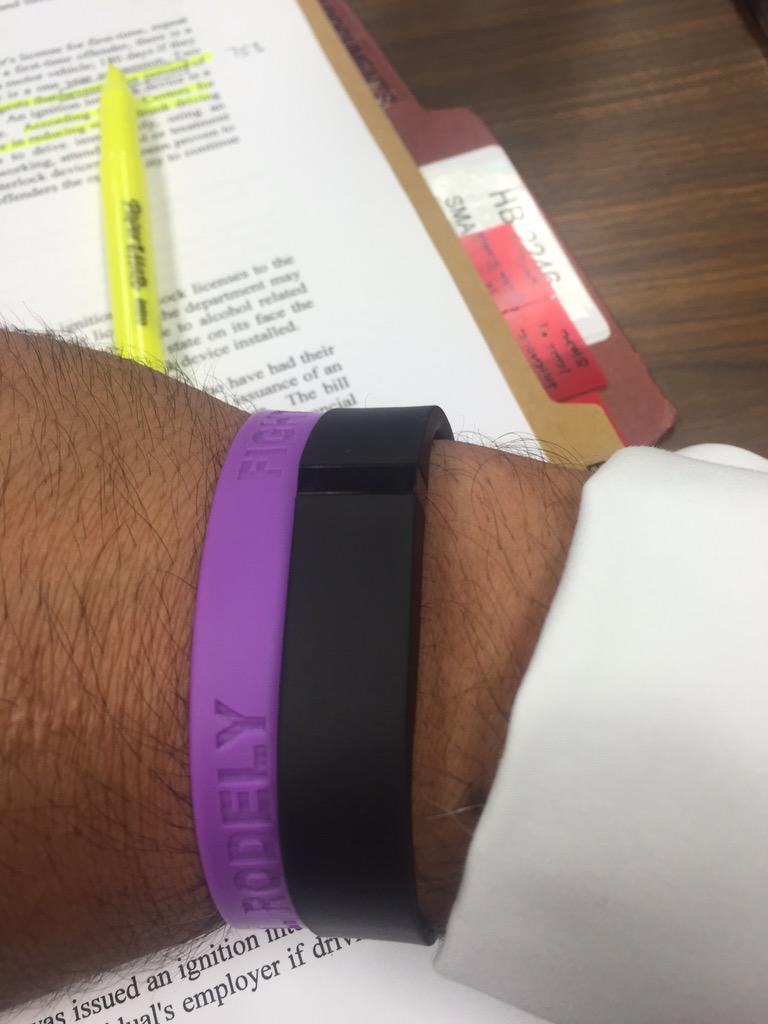 JasonVillalba's tweet photo. #FitBit does not create a defensive force field around late night pizza. #FitBitChronicles http://t.co/cz63rvLvJm