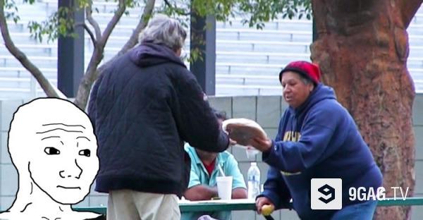 A Guy Gives $100 Dollar To A #Homeless Man, And What His Unexpected Move Will Make You Cry 9gag.tv/p/aVe2X2?ref=tw