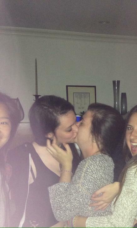 PaisleyMurray's tweet photo. Happy bday to my lesbian lover my best friend and my family. may luxy be with you on your SPECIAL DAY! #triplespoon http://t.co/ure7gbnhbW