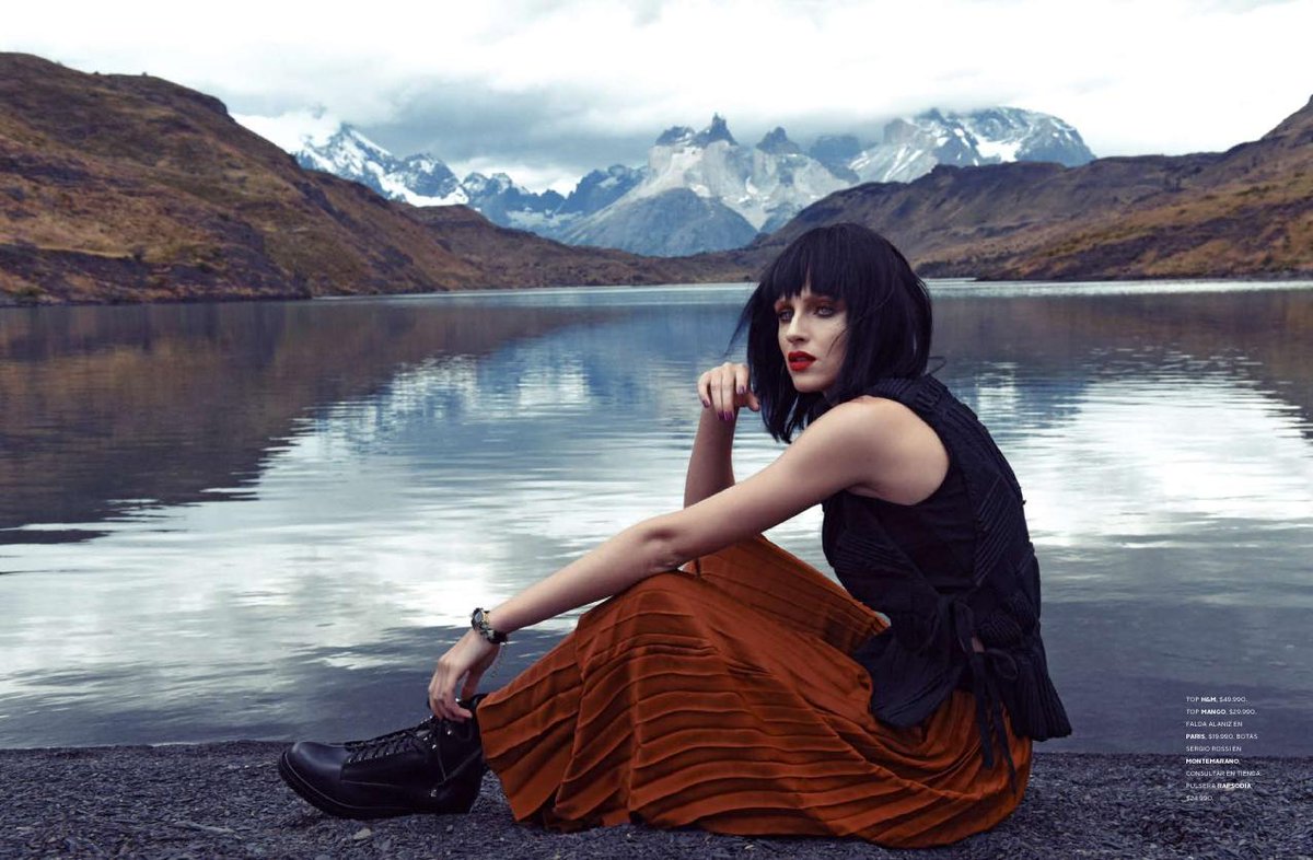 Revista_Ya's tweet photo. Moda noche austral: Faldones en todas sus versiones, chaquetas cortas, brillos y bototos http://t.co/eUrXOAMWXY http://t.co/viWKgMg4yo