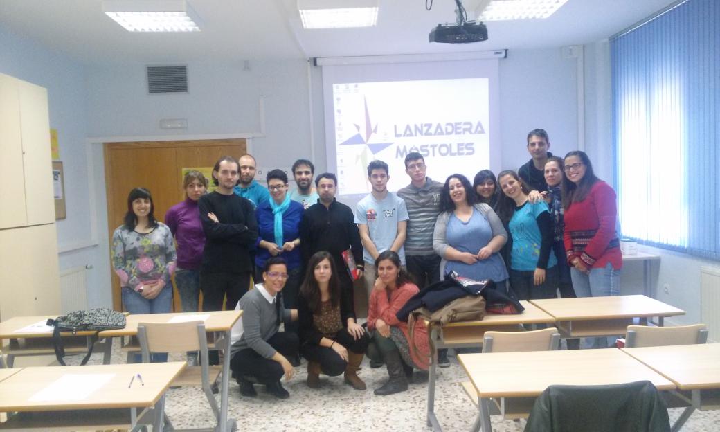 Lanza2Mostoles's tweet photo. Aquí estamos la Lanzadera de Móstoles y las personas que han venido a nuestra "Jornada de Puertas Abiertas" #gracias http://t.co/2mRkEQqPwL