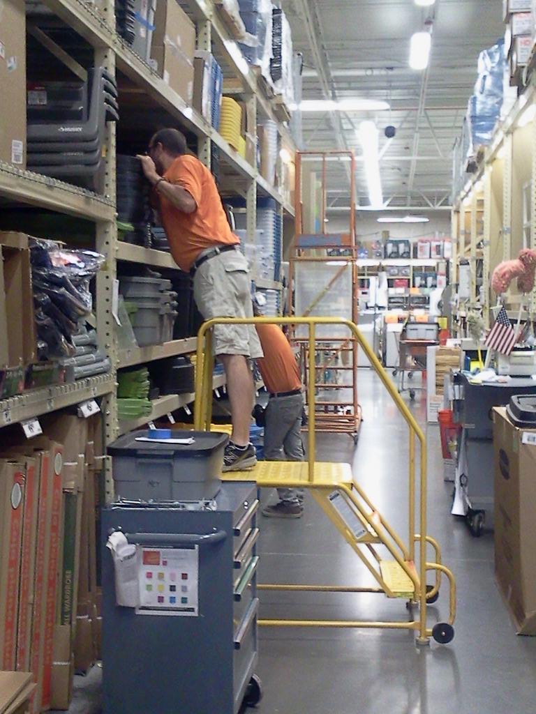 Today..Carl caught using ladder properly.<a href="/KTedderMET/">Kari Tedder</a> <a href="/THDSafetyChris/">Chris Courtney</a>