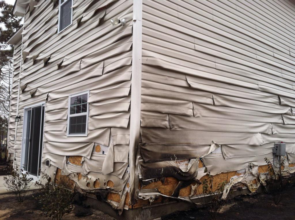 BWReporter's tweet image. Here's a look at one of the homes damaged in the  #brunsco woods fire Monday. @TWCNewsILM