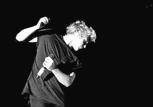 NiallFeelsHello's tweet photo. destroy me http://t.co/3horlF32Wl