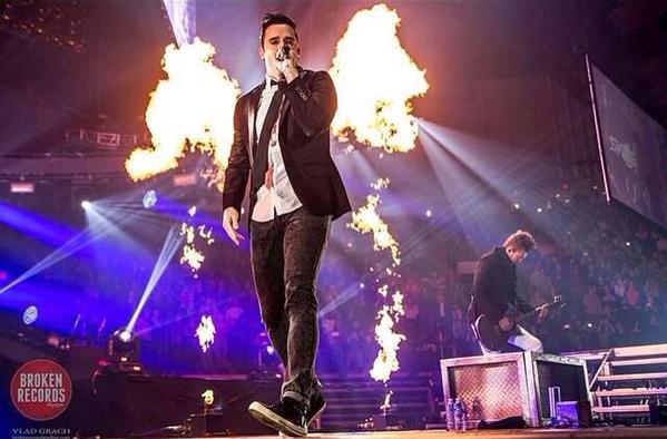 Happy 40th birthday to the amazing singer and bass-player of Skillet,John Cooper!! I hope you have an awesome day! ^^ 