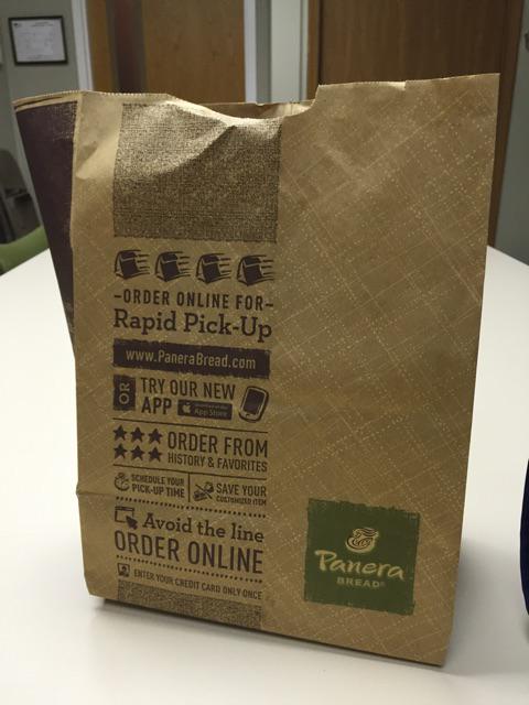 Luh_Red_'s tweet image. #BreadCo #PaneraBread needs to get some medium sized bags. small &amp;amp;HUGE don't work.there's a bagel &amp;amp; sandwich in here