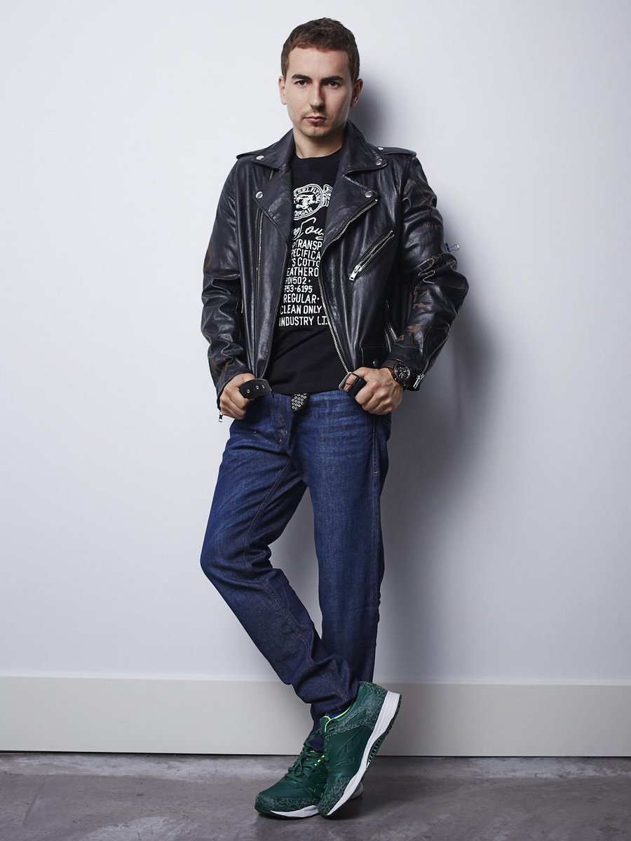 lorenzo99's tweet photo. ¡DT abril 2015! / Check out the April 2015 issue of DT! #bspace #luisbarta #pedrojimenezphoto http://t.co/5q4bhwCh8A