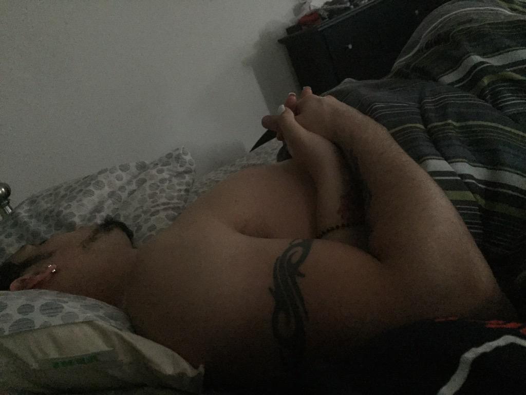 SoFie_PuR's tweet photo. @THEManOf_Steel_ doesn't wake up early but doesn't let me leave...#sleepyhead #love #wakinguptogether http://t.co/wOS5umgwwp