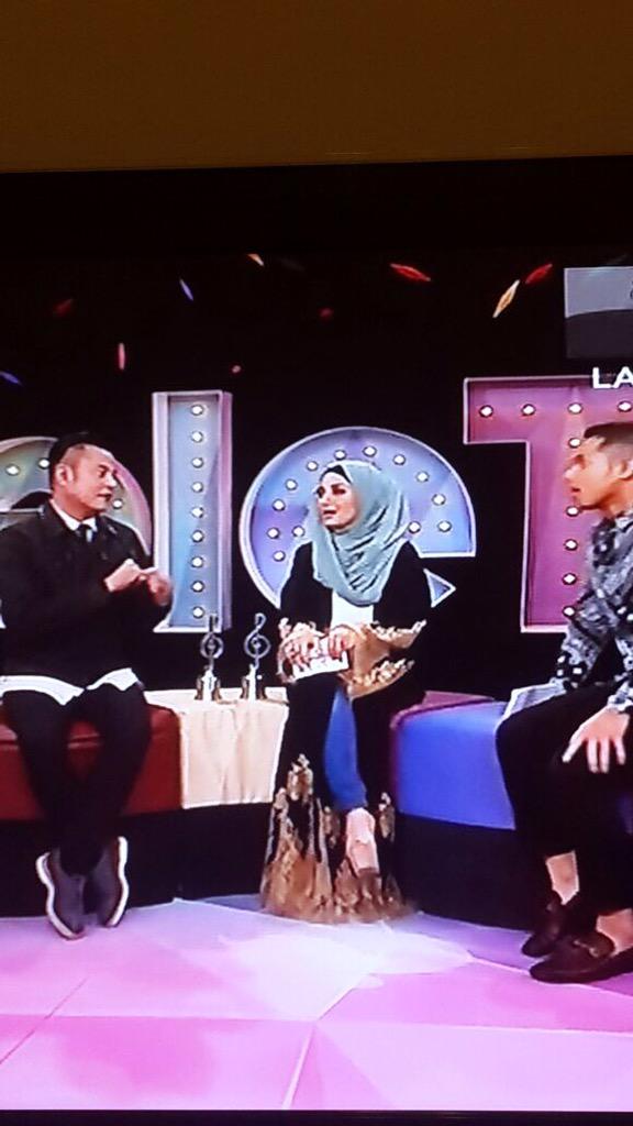Hidaya_Intl's tweet photo. the beautiful @Noorneelofa in Hidaya on #Meletop http://t.co/xXVvy9dD09