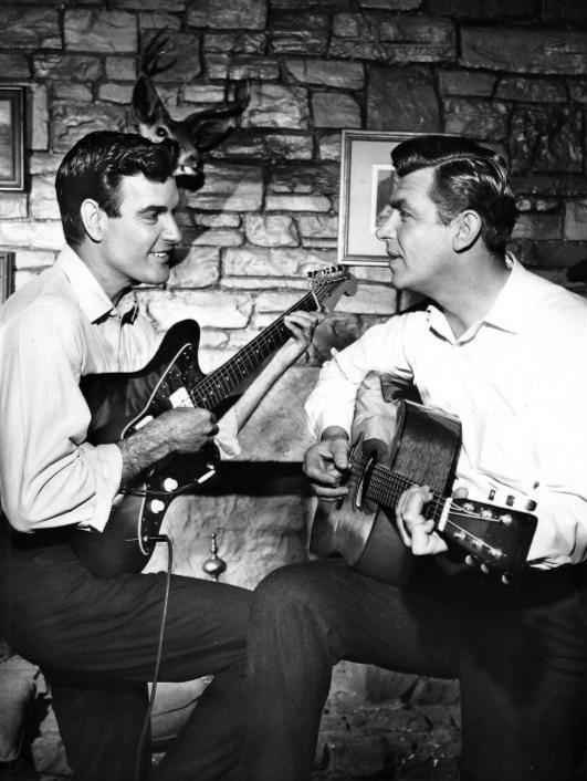 ModernTAGS's tweet photo. RIP Jim Lindsey... http://t.co/K1aNzPXHbE