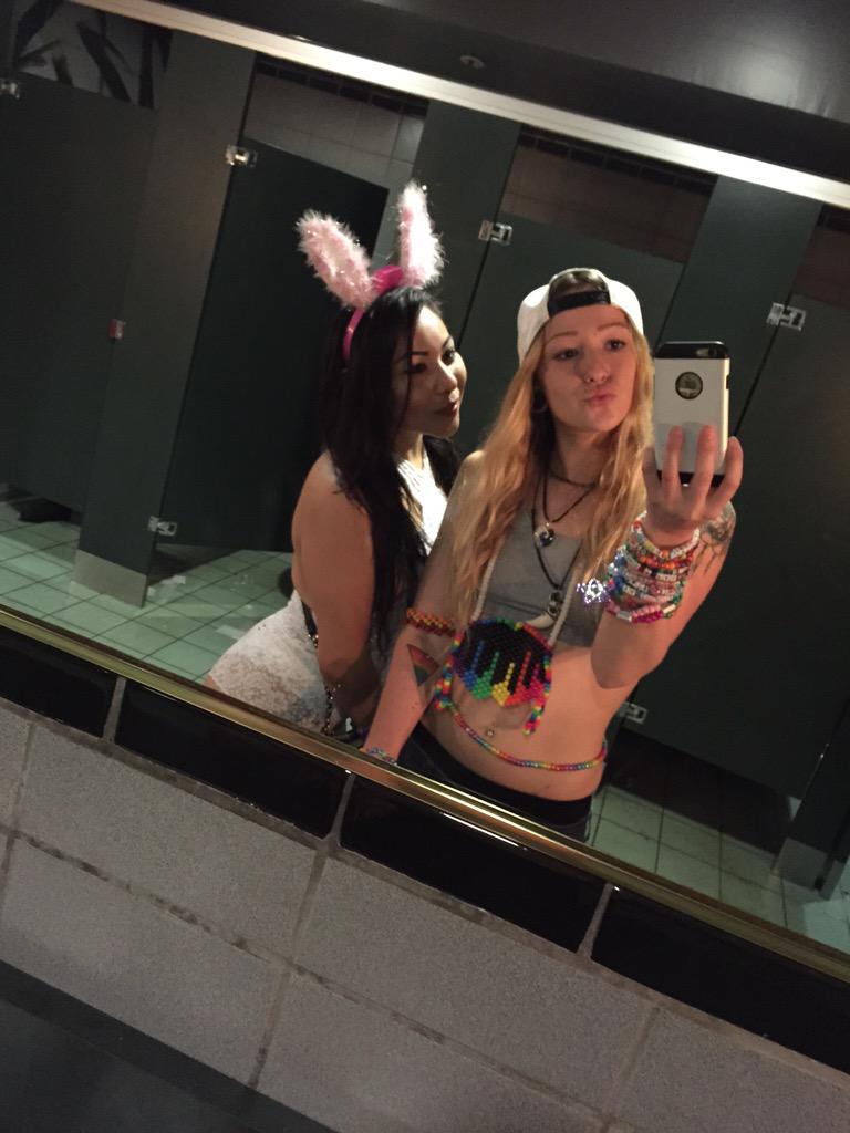 FlyAssKaela's tweet photo. How did you celebrate Easter? 🐰❤️ #sunsetarcade http://t.co/52phXvNf5V