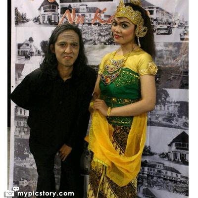 beres pementasan langsung foto with haloo <a href="/TeaterTJP/">Teater Tjerobong Paberik</a> <a href="/Tesas_Lisma/">Teater&Sastra LISMA</a>