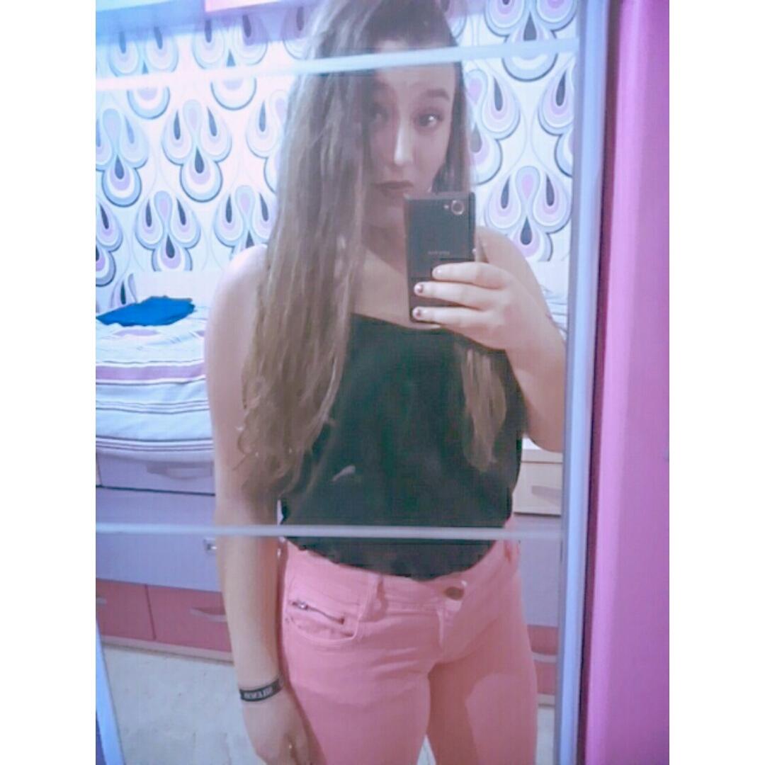 desimenjibar's tweet photo. Algún dia te acordarás de mi y de lo que un dia hicimos juntos,suerte,la necesitaras!😄 http://t.co/cPGO5TmgFn