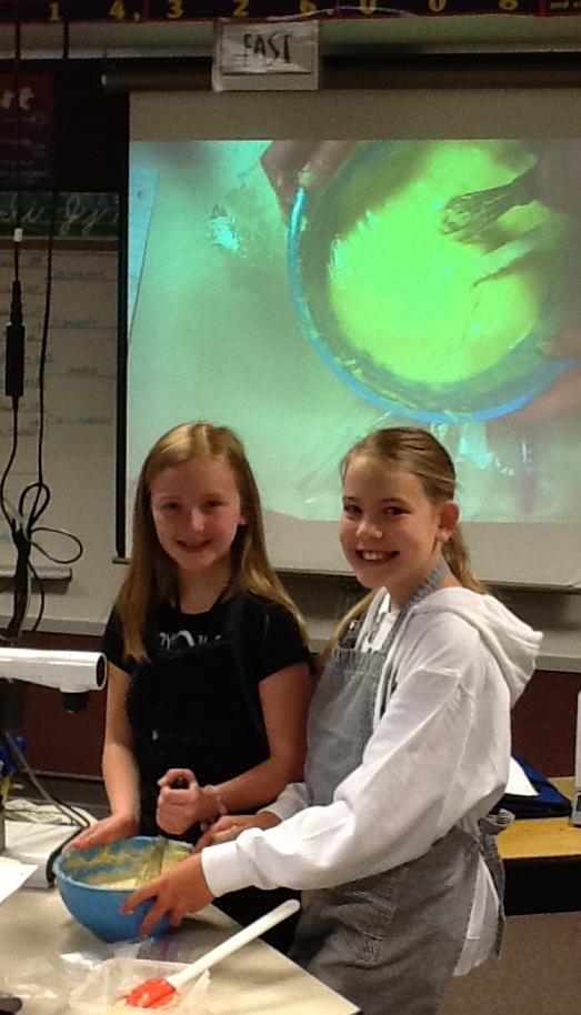 MrsBerends1's tweet photo. Demonstrating a transformation in science class. #5thgradecreativity #deliciousscience http://t.co/d0jRfePZMn