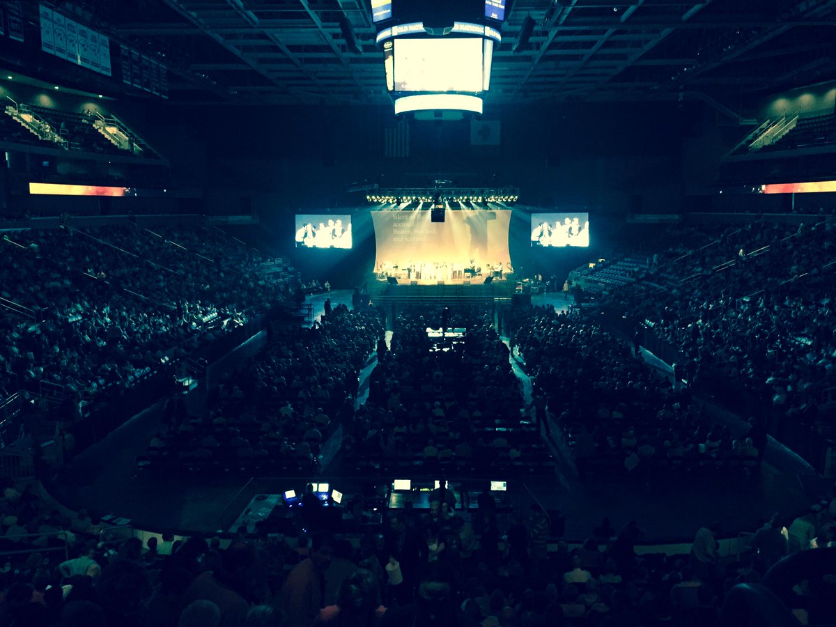 soundbridgeinc's tweet photo. A 72 box hang for the Ford Center Easter Service in Evansville, Indiana.  

http://t.co/AV8f0GBKr2 http://t.co/nwasFKb2my