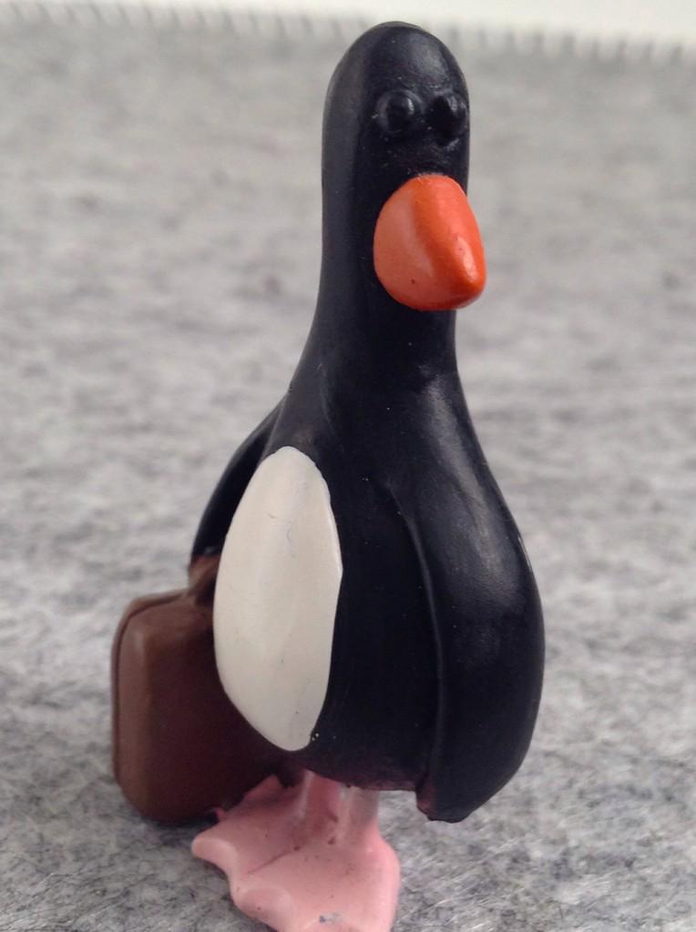coloursatnight's tweet photo. A guilty-looking penguin, if ever I saw one! #PAD2015 #Apr7th #FeathersMcGraw #WallaceAndGromit http://t.co/vOwmotXq3z
