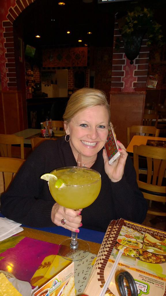 lampe_t's tweet photo. What a great birthday with my fam!!!!! http://t.co/eNJG65Yt5K