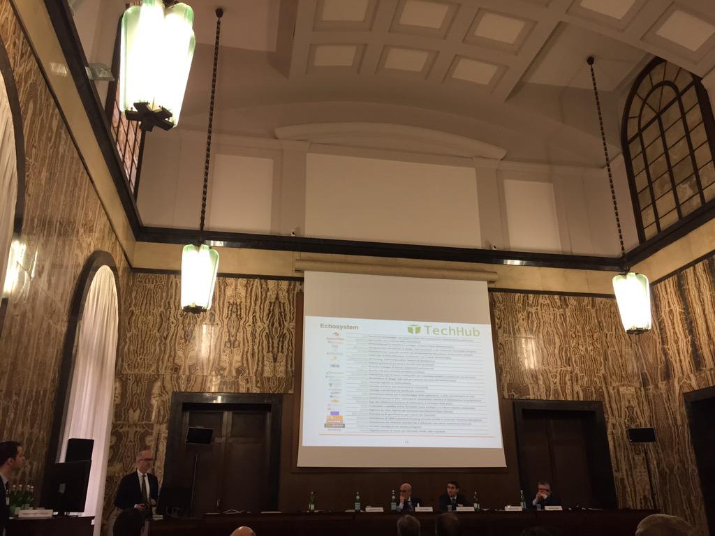 techhubnapoli's tweet photo. @giadecaro presenta #ecosistema #startup #naples @killermedia @igoonApp @CorInnovazione @Gianluigifranci @alessiobot http://t.co/PJzSJR6Y4D