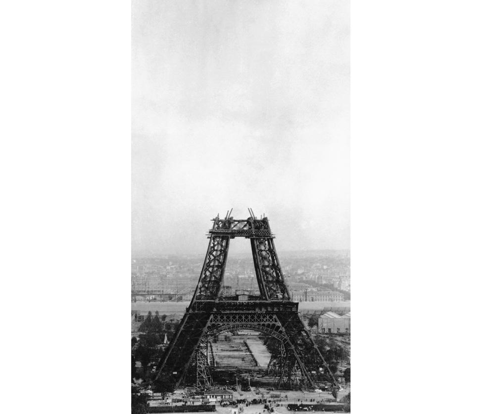 LatinHistory's tweet image. La Torre Eiffel cumple 126 años