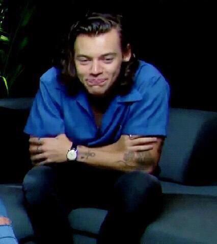 zjmrevivaI's tweet photo. “@ashtonlogy: Naughty boy had to leak zayn's demo because naughty boy had no fans to leak it for him” http://t.co/t9pAcOruLz