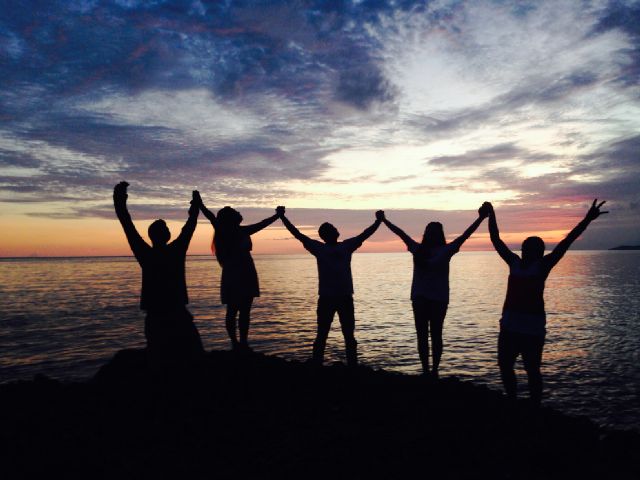 ikioty's tweet photo. Anak anak kemarin senja ~ http://t.co/nCDh8y5NBy