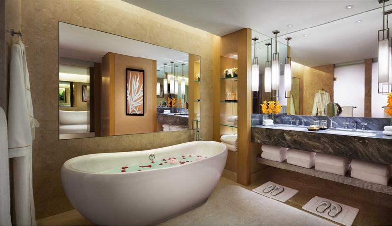 Hoteloogle tweet picture