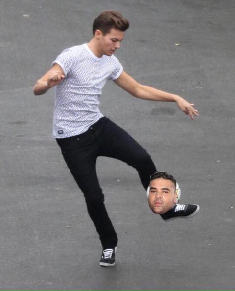katekaas's tweet photo. HOW COULD YOU NOT LOVE THIS FANDOM #masterofallwisdom http://t.co/fbLu0oQCUd