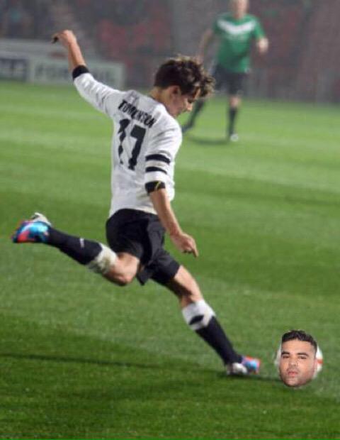 katekaas's tweet photo. HOW COULD YOU NOT LOVE THIS FANDOM #masterofallwisdom http://t.co/fbLu0oQCUd