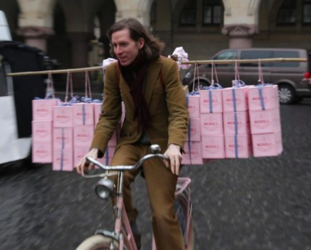 KopiKeliling's tweet photo. Lesson We Can Learn from Wes Anderson https://t.co/lkpFwg44z3 #ARTickle #NFATW https://t.co/m03tXg808A