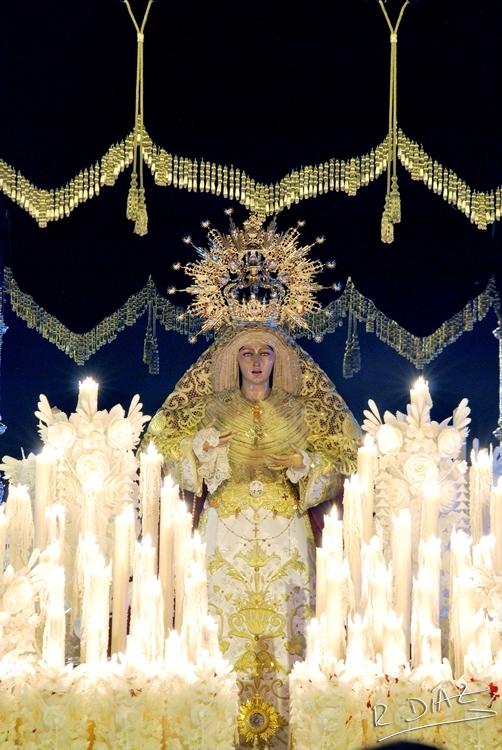 ElNietoDePepita's tweet photo. Está feo que lo diga, pero lo de @Hdad_SanPablo ayer, fue para quitarse el sombrero. Chapó a todos! Foto: @RubenDr95 http://t.co/7S6ZXBXE7D