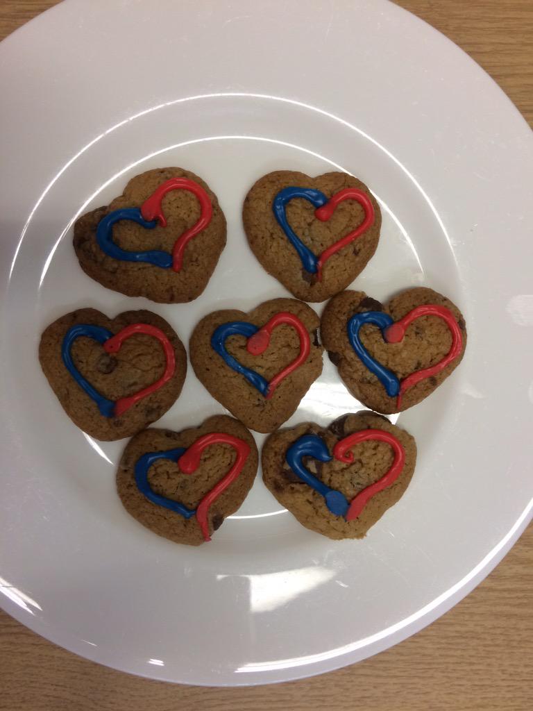 louise_crosby's tweet image. #bartsheartcentre cookies by Emily Hendon
