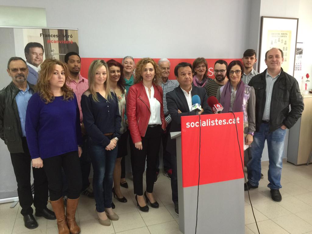 FrancescMiroM's tweet photo. Roda d premsa x #canviserè en benefici de la gent @PSCAmposta @EbrePSC @AnnaTomasT @toniesfo @JeyFac @charozaragoza2 http://t.co/qsAO3RxNgn