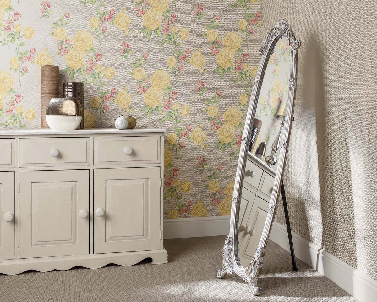 Morning! Our new <a href="/DesignerBetty/">elizabeth ockford</a> #wallpaper #collection is going to hit UK stores next month! bit.ly/ElizOck
