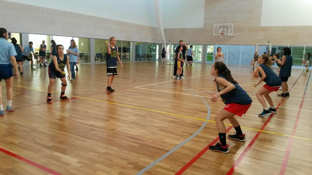 2on dia al campus femení de L'Hospi! Treball per estacions, detalls de bot i consolidar el tir! #SomHospi!