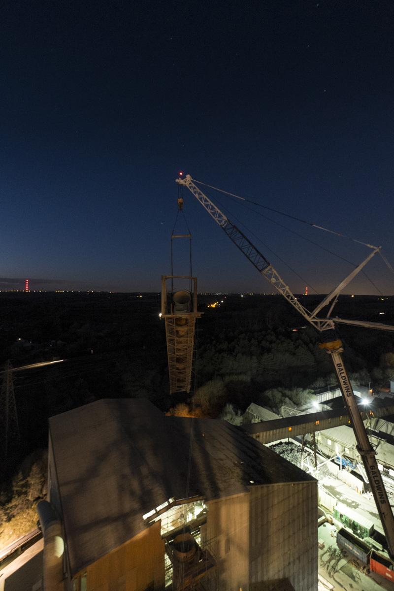 AberthawCement's tweet image. Our new ducting is being installed by a very special crane, rare in the UK - the l,000T. #Aberthaw #cement