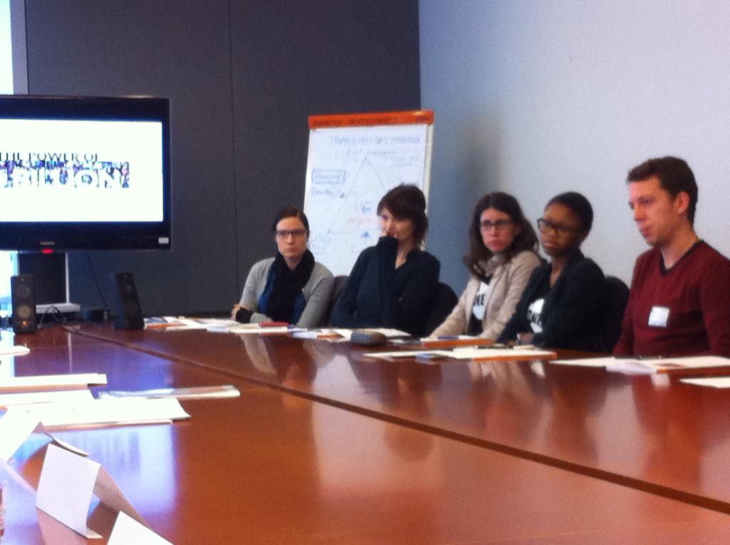 GmGrindatto's tweet photo. #ONEYA2015 attending the presentation of #SWOP2014 Young people matters. Lets's put them at the centre in 2015! http://t.co/gp6iWZYztd