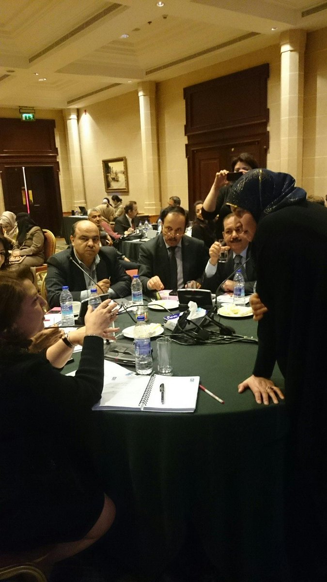 yarshella's tweet photo. نبيلة بني عايش مع ممثلين من وزارة الداخلية والبلديات اثناء تذوقهم لمنتجاتها كمستفيدة من المشاريع الصغيرة
@UNDPJordan http://t.co/FemNFQ3zoK