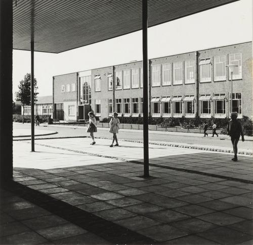 Een <a href="/EchteWollukse/">Echte Wollukse Als</a> kent de Pastoor Kuijperschool. Wie heeft hier nog herinneringen aan? waalwijkwiki.nl/wiki/Pastoor_K…