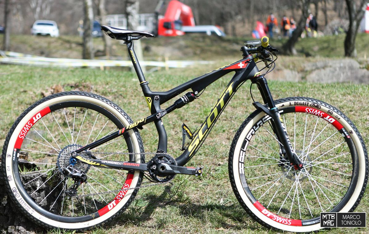 nino schurter bike check