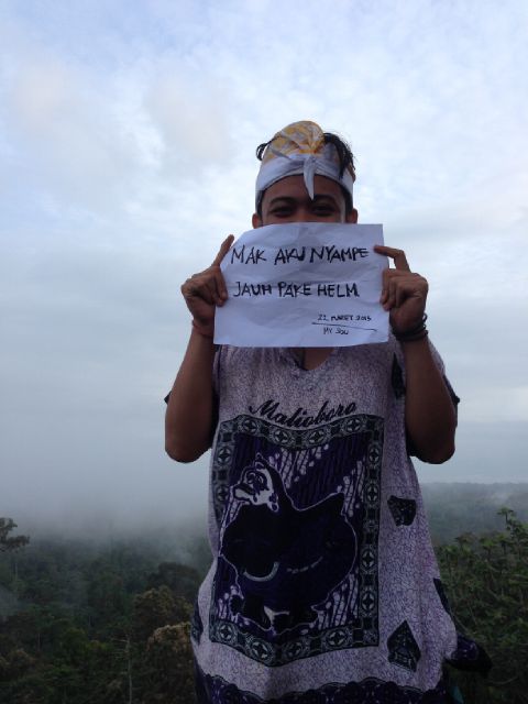 sandianarco's tweet photo. At Batu Dinding #makakunyampejauhpakehelmmm http://t.co/XjtcYji9e1