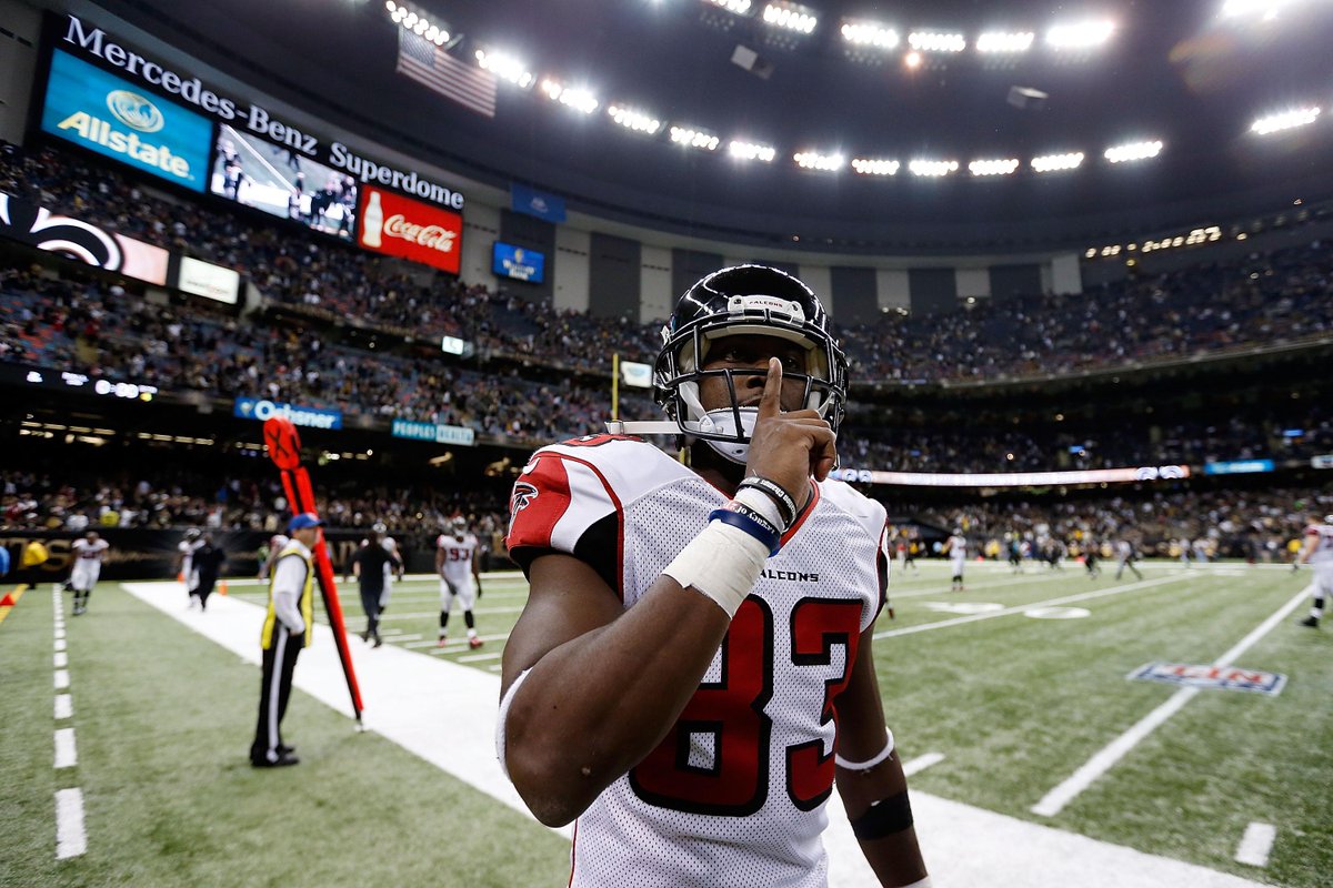BBCSport's tweet photo. Atlanta Falcons have been stripped of a 2016 draft pick after faking crowd noise! 
Full story: http://t.co/pkRcBkE9oz http://t.co/TUnYnzE010