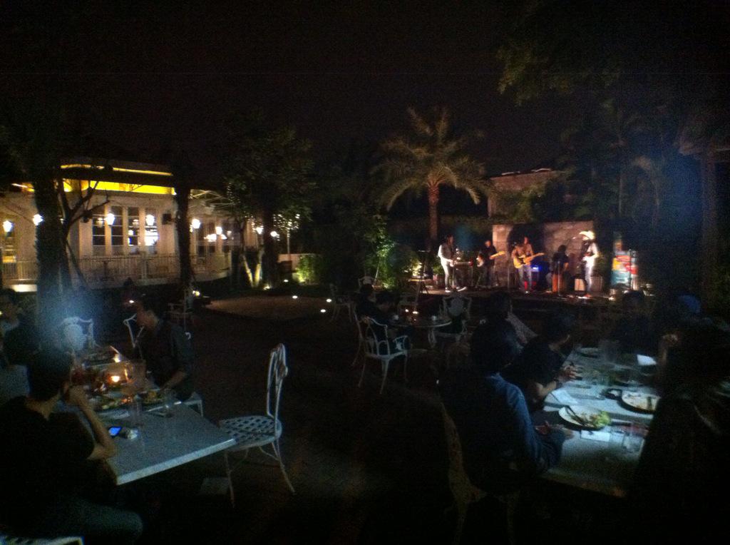 Casual and fun ft <a href="/ITS_JAZZ_SBY/">ITS JAZZ SURABAYA</a> <a href="/surabayablues/">Surabaya Blues Com</a> <a href="/1914Surabaya/">1914 Surabaya</a> <a href="/Colorsfm/">Colors Radio 87.7 FM</a>