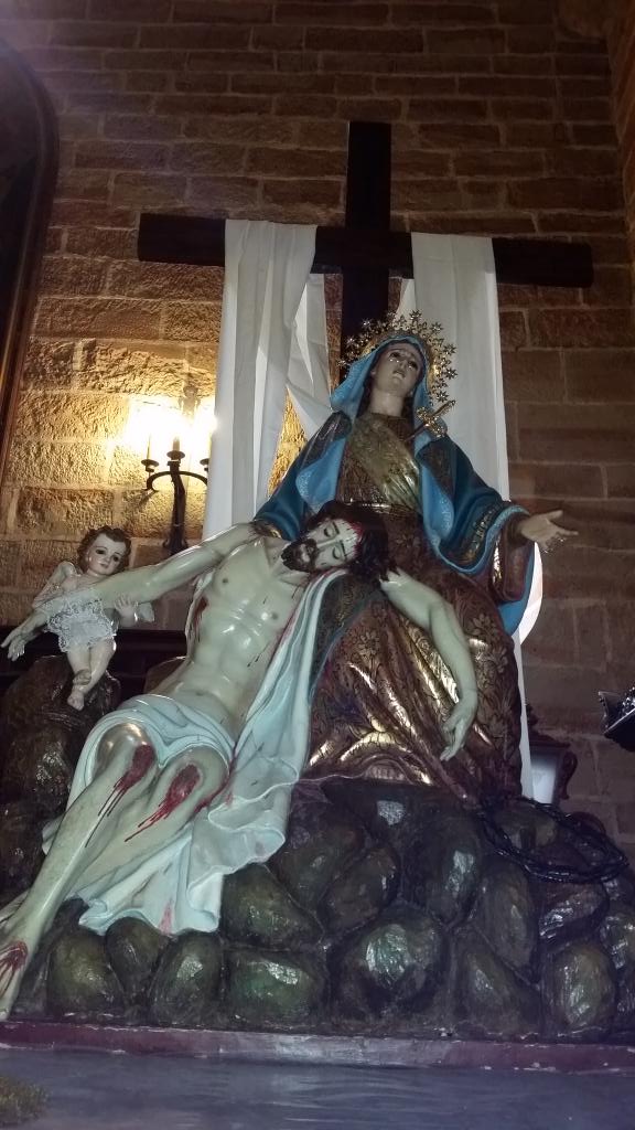 SoledadSepulcro's tweet photo. Nuestra Señora de la Piedad http://t.co/KEvJVefe19