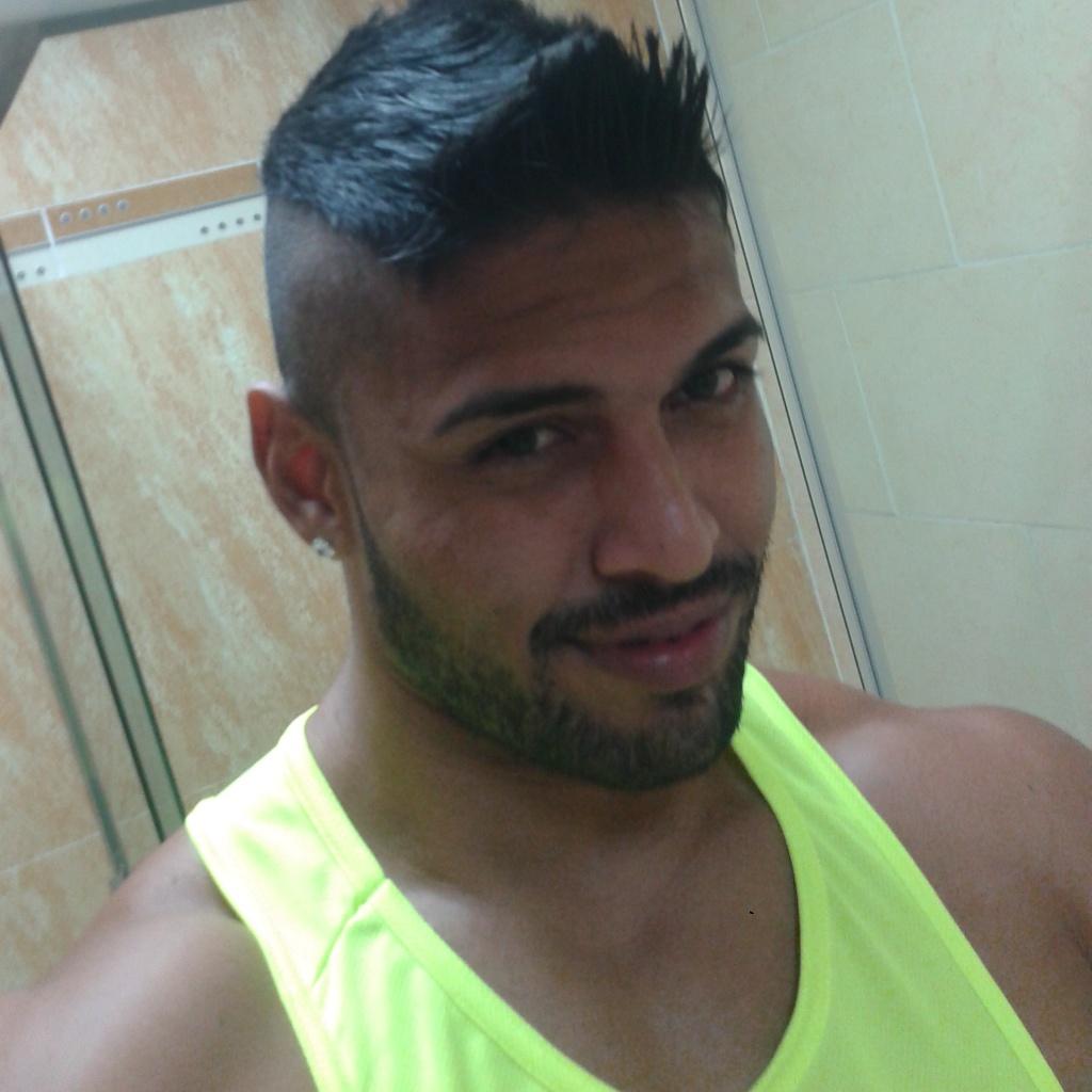 Leo_AlejandroU's tweet photo. #BuenosDias #FelizMartes #selfie http://t.co/xgN3kSavuE