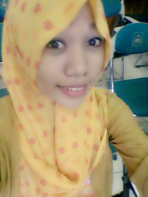 thyka_cantik97_'s tweet photo. #ngampus http://t.co/Z7H47qGGzR
